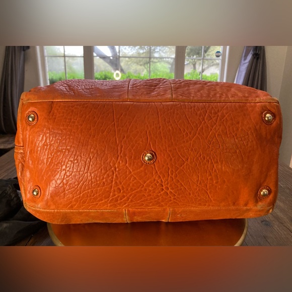 YSL Large Handbag. Pre-owned. Excellent condition. Pumpkin orange 🧡 - Picture 6 of 10